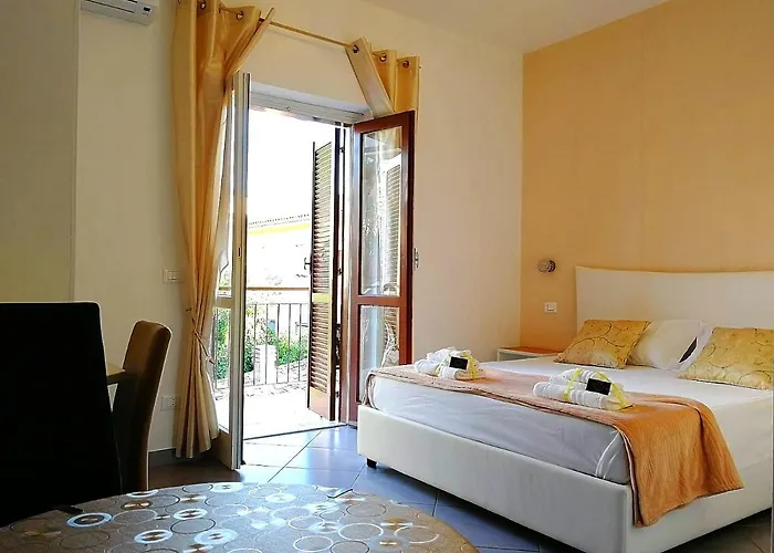 Le Ninfe לינה וארוחת בוקר סנטה דומניקה